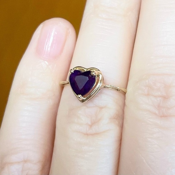 TL 10K Amethyst dark Purple Heart cut 6mm solid yellow gold size 5 ring​…​ - Picture 8 of 11